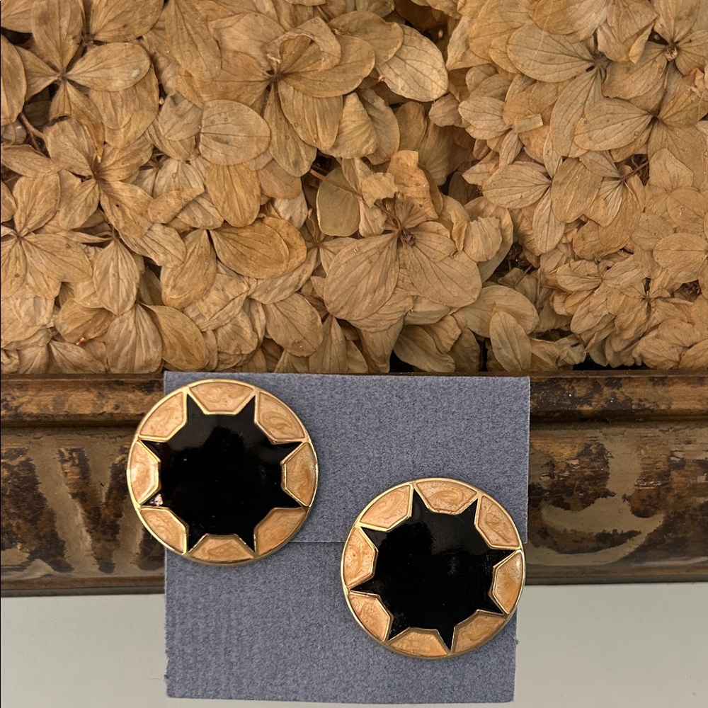 Gold and Black Star Earrings - Picture 6 of 11